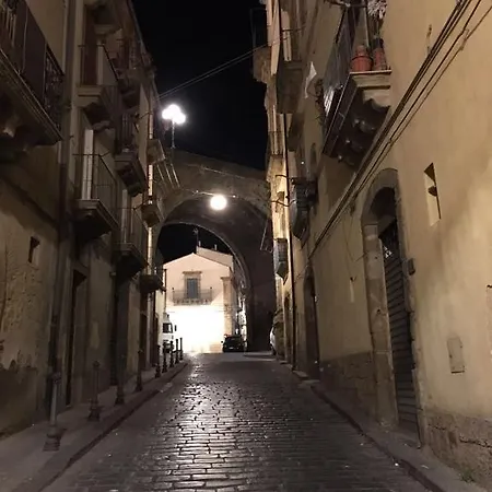 Palazzo Sant'elia * Caltagirone